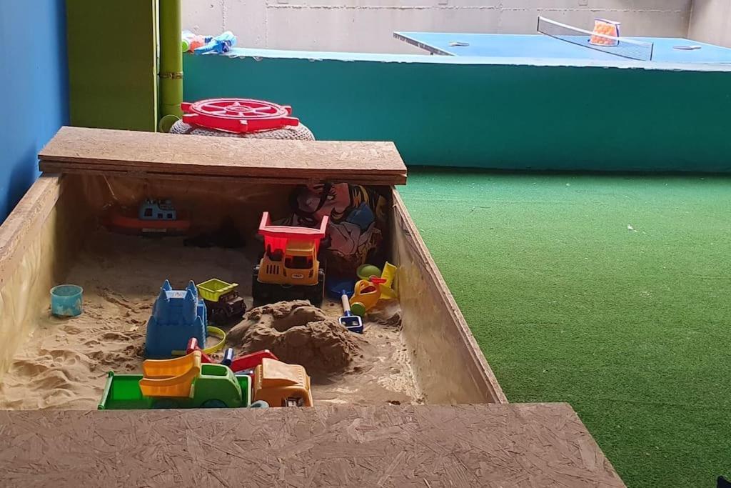 Central, Parking, Play Area, 1Km To The Sea Heraklion Exteriör bild