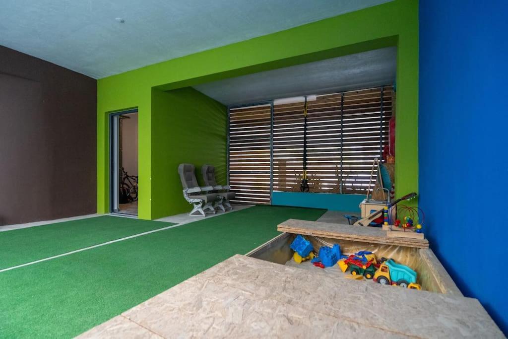 Central, Parking, Play Area, 1Km To The Sea Heraklion Exteriör bild